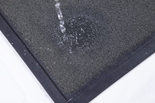 Step Well close υγρό Step Well close υγρό